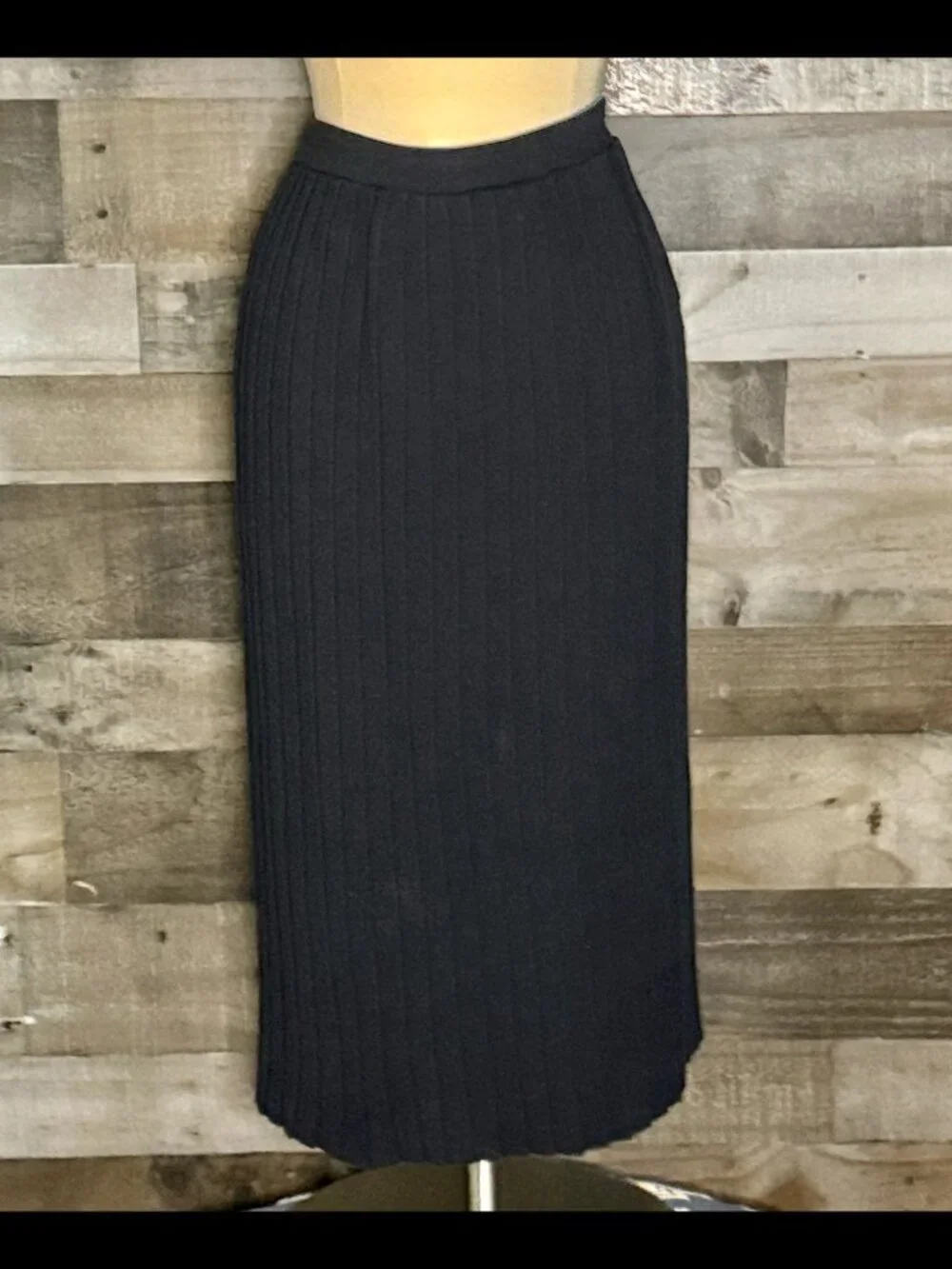 Thackery black pleated maxi skirt large vintage 90s business casual feminine